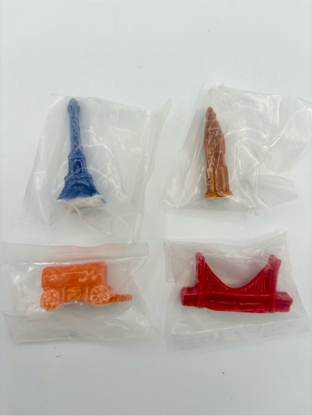 WADE Red Rose Tea Vintage Monuments of the World Figures Eiffel Tower Big Ben